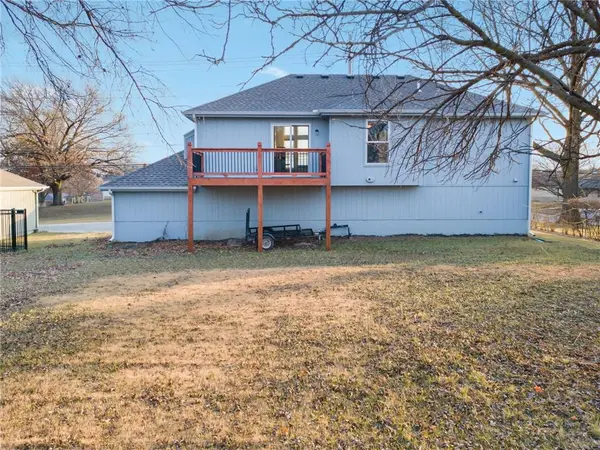 2312 NE 72ND ST, Kansas City, MO 64118