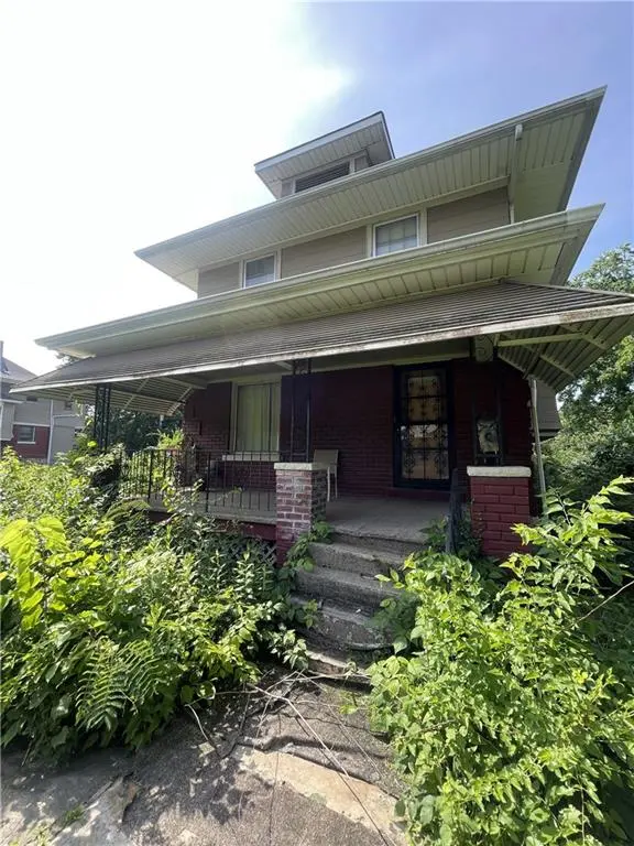 2717 E 35th TER, Kansas City, MO 64128