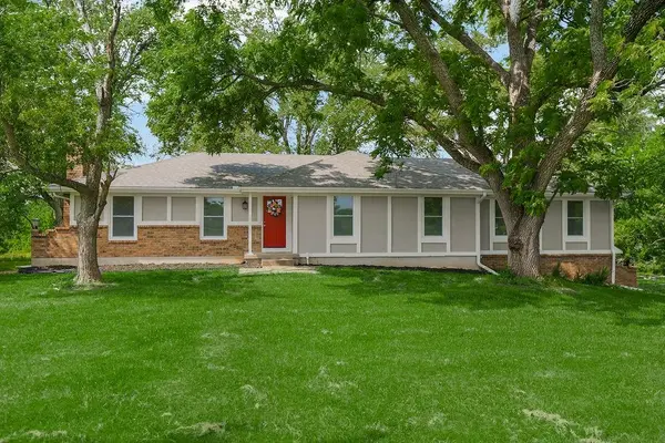 7910 E 233rd ST, Peculiar, MO 64078