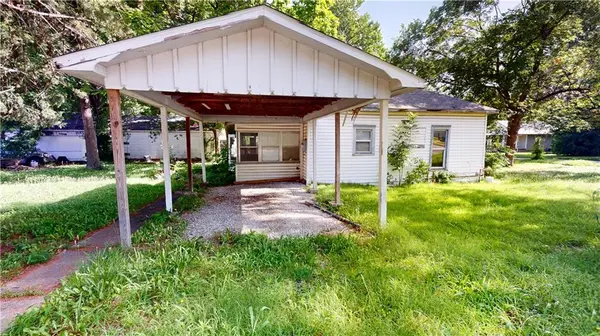 1301 N Washington ST, Nevada, MO 64772