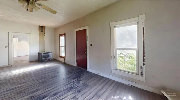 1301 N Washington ST, Nevada, MO 64772