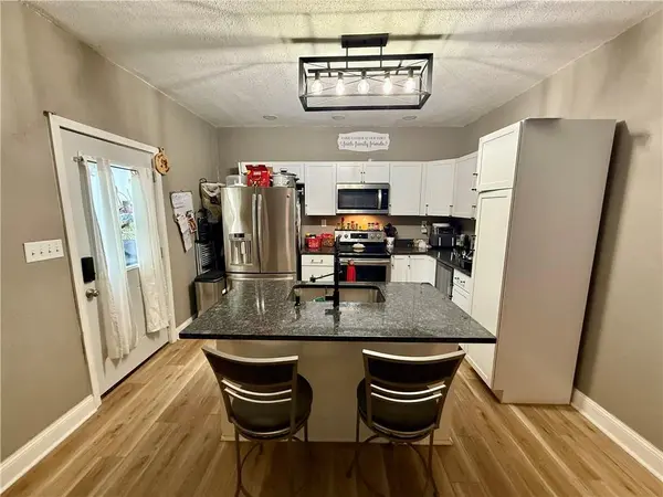1113 N 18th ST, St Joseph, MO 64501