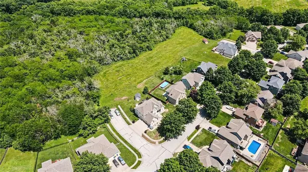 13316 N Virginia Ave/822 NE 132nd St N/A, Smithville, MO 64089