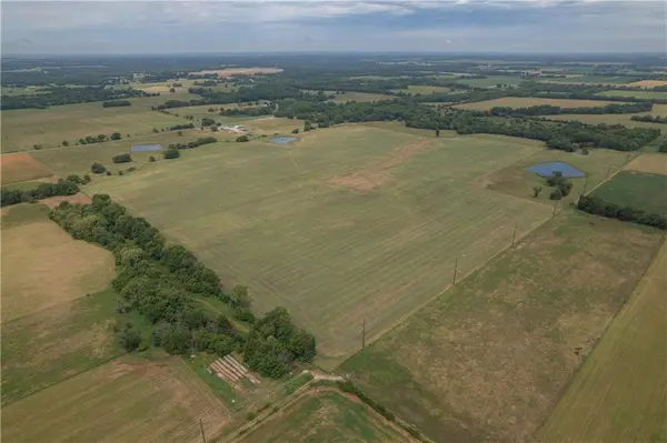 674 V HWY, Lamar, MO 64759