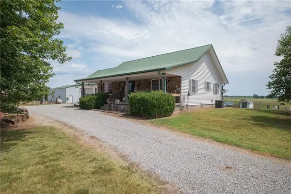 674 V HWY, Lamar, MO 64759