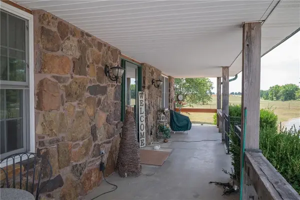 674 V HWY, Lamar, MO 64759
