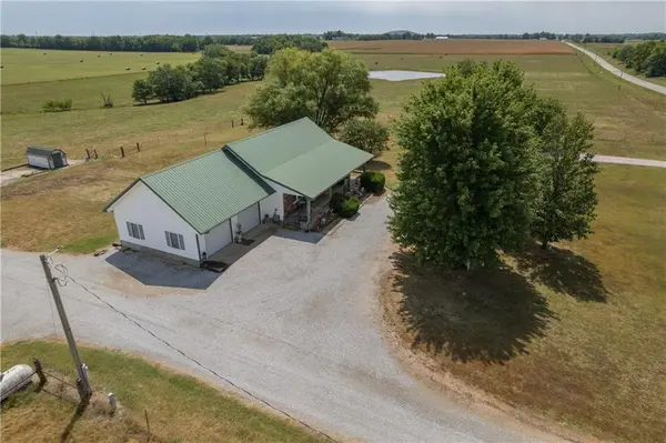 674 V HWY, Lamar, MO 64759