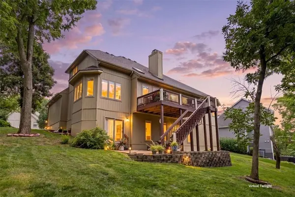 1829 SW Twincreek PL, Blue Springs, MO 64015
