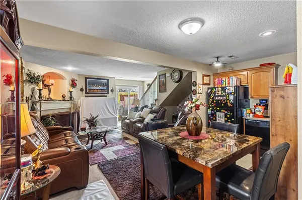 10563 E 46th TER, Kansas City, MO 64133
