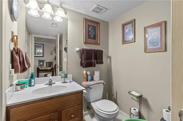 10563 E 46th TER, Kansas City, MO 64133
