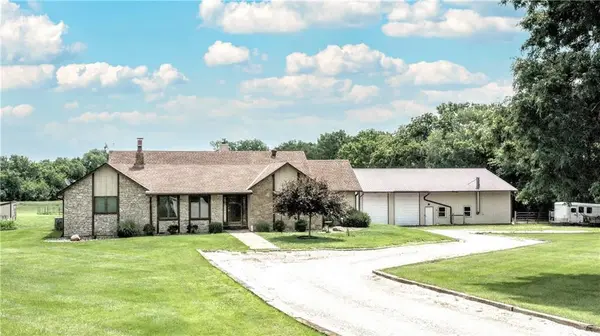 33421 Mcclellen RD, Drexel, MO 64742