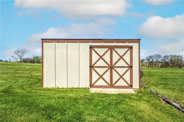 33421 Mcclellen RD, Drexel, MO 64742