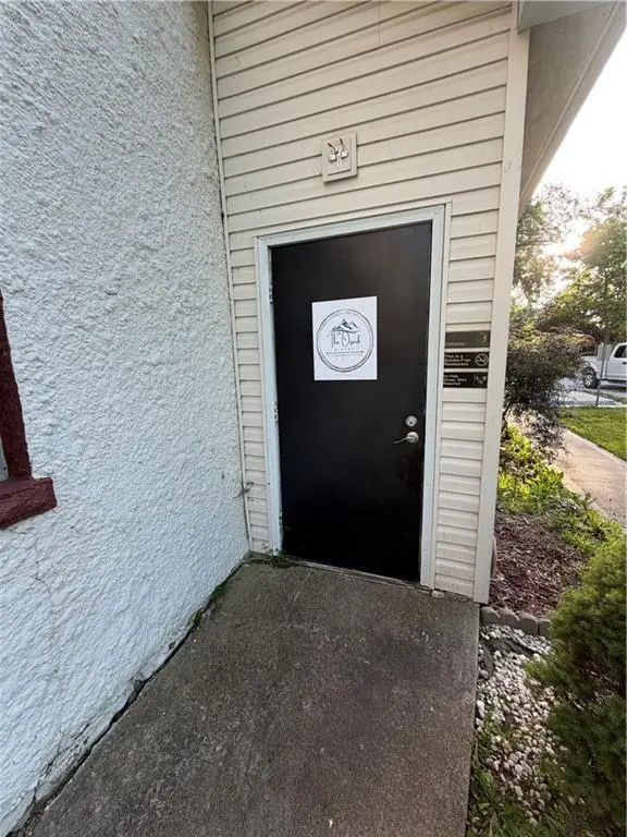 220 N MAIN ST, El Dorado Springs, MO 64744