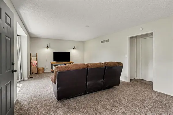 702 Howard RD, Trimble, MO 64492