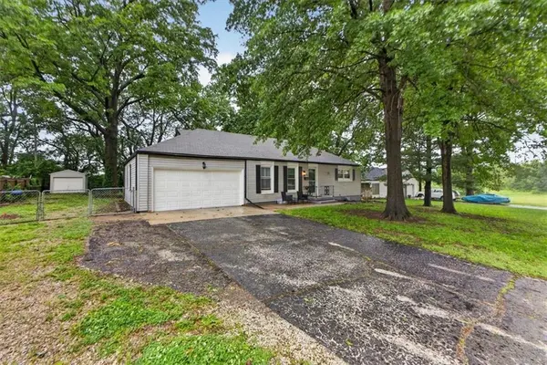 9504 Bennington AVE, Kansas City, MO 64134