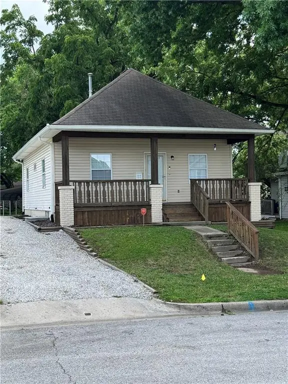 143 E Short AVE, Independence, MO 64050