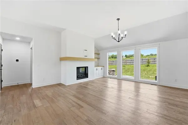 20113 Cider CT, Weston, MO 64098