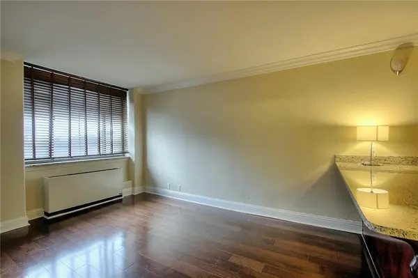 700 E 8th ST #4D, Kansas City, MO 64106