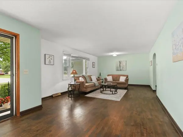 1605 E Franklin ST, Clinton, MO 64735