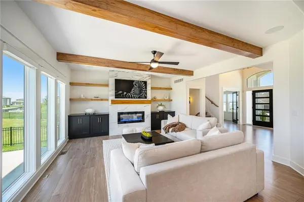3133 SW Summit View TRL, Lee's Summit, MO 64082