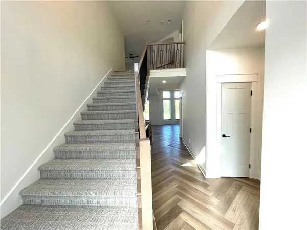 3137 SW Summit View TRL, Lee's Summit, MO 64082