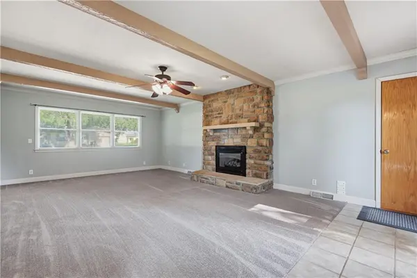 215 N Maple ST, Gardner, KS 66030