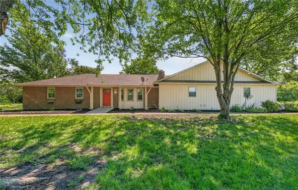 7743 SE Fred Evans RD, Lawson, MO 64062
