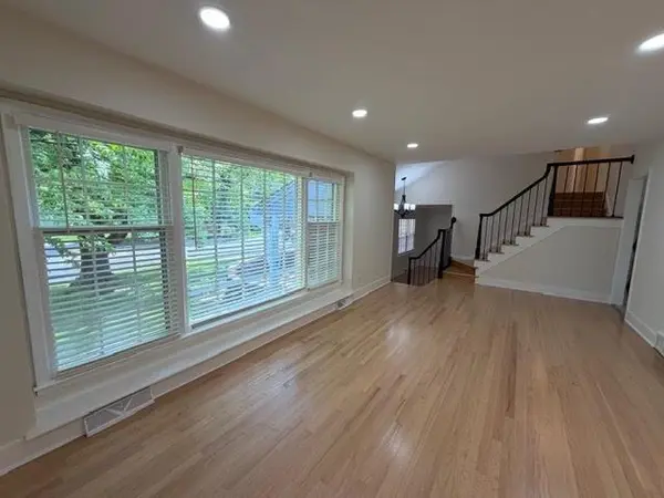107 W 104th ST, Kansas City, MO 64114