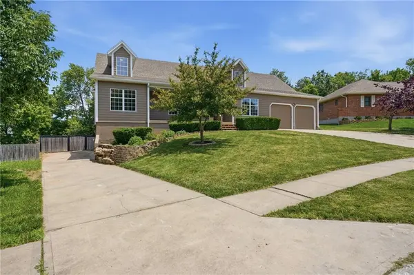 12104 E 78th TER, Kansas City, MO 64138