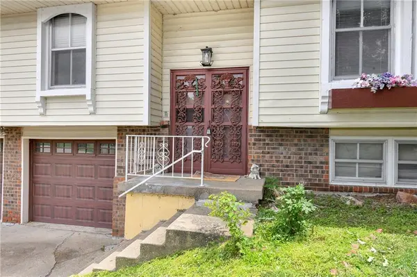 3417 NE Prather RD, Kansas City, MO 64116