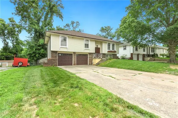 3417 NE Prather RD, Kansas City, MO 64116