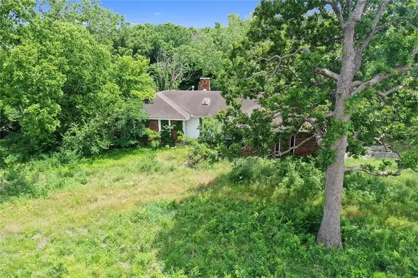 10099 K-68 HWY, Louisburg, KS 66053