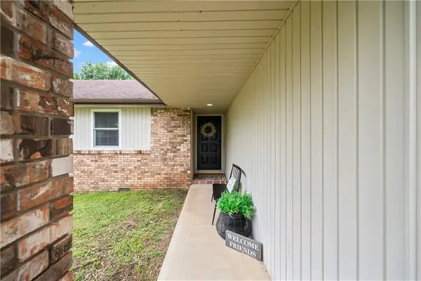 3309 W 2nd ST, Coffeyville, KS 67337