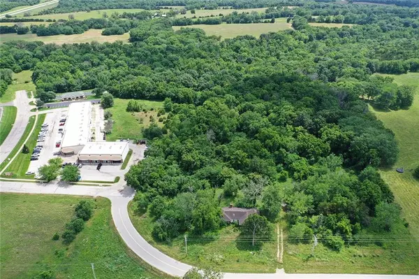 10099 K-68 HWY, Louisburg, KS 66053