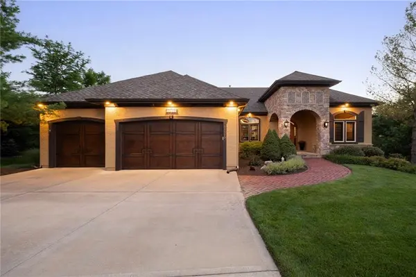 11520 S Carbondale ST, Olathe, KS 66061
