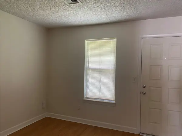 8327 NW Mace RD, Kansas City, MO 64152