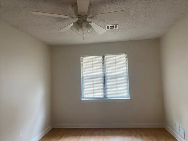 8327 NW Mace RD, Kansas City, MO 64152