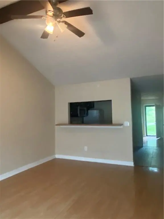 8327 NW Mace RD, Kansas City, MO 64152