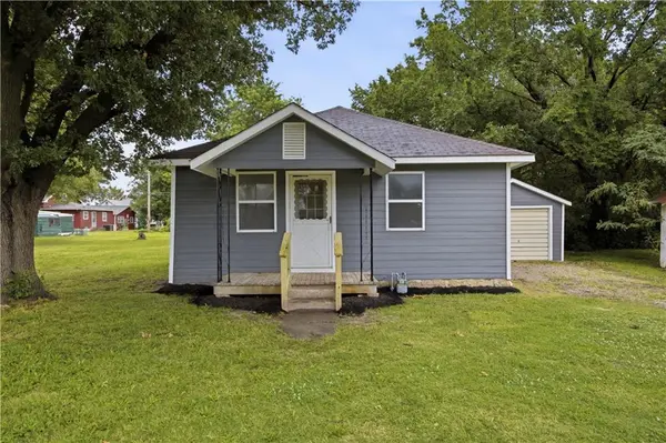 914 N 11th ST, Neodesha, KS 66757