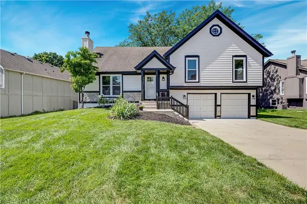 8017 W 149th ST, Overland Park, KS 66223