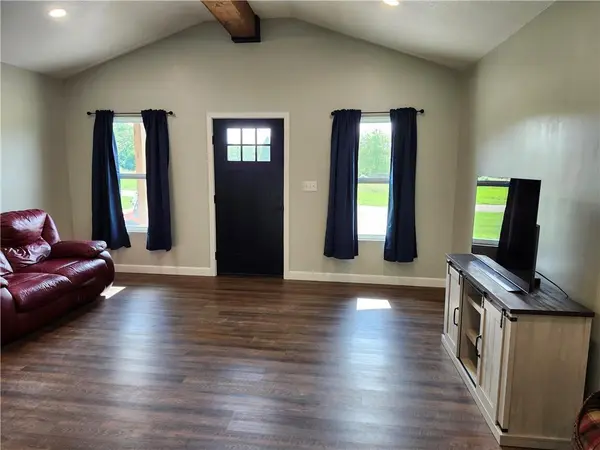 42 Rose Marie DR, Linn Valley, KS 66040