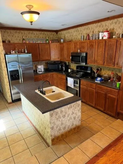 901 E 5th ST, Altamont, KS 67330