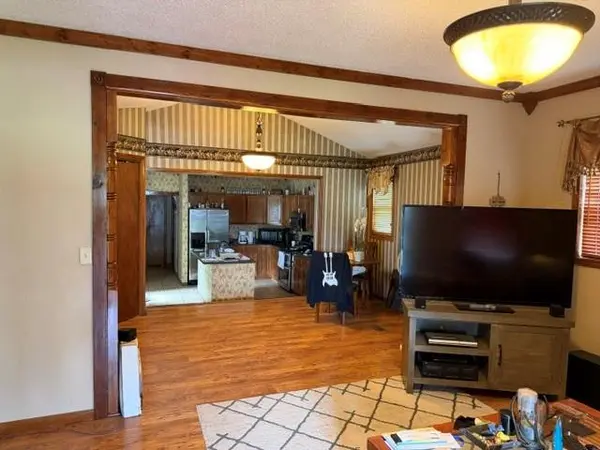901 E 5th ST, Altamont, KS 67330