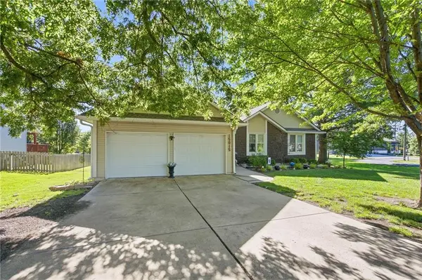 15015 Broadmoor ST, Overland Park, KS 66223
