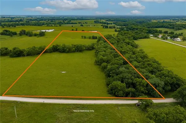 913 N 100 RD, Baldwin City, KS 66006