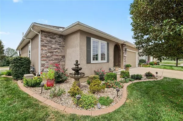 4510 SW Olympia DR, Lee's Summit, MO 64082
