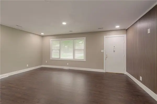 8511 E 110th TER, Kansas City, MO 64134