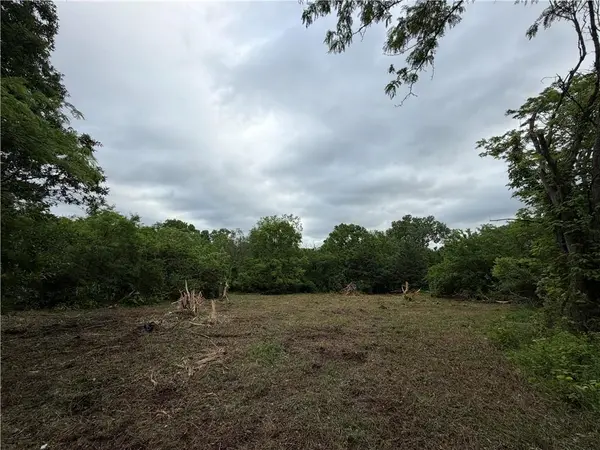 19300 E 181st ST, Pleasant Hill, MO 64080