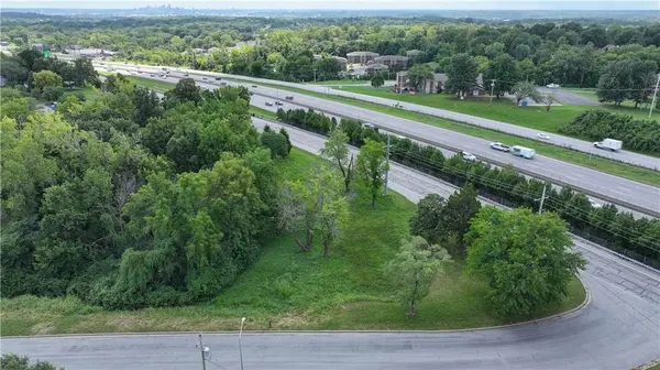6217 NW Roanridge RD, Kansas City, MO 64151