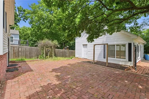 301 Allcutt AVE, Bonner Springs, KS 66012
